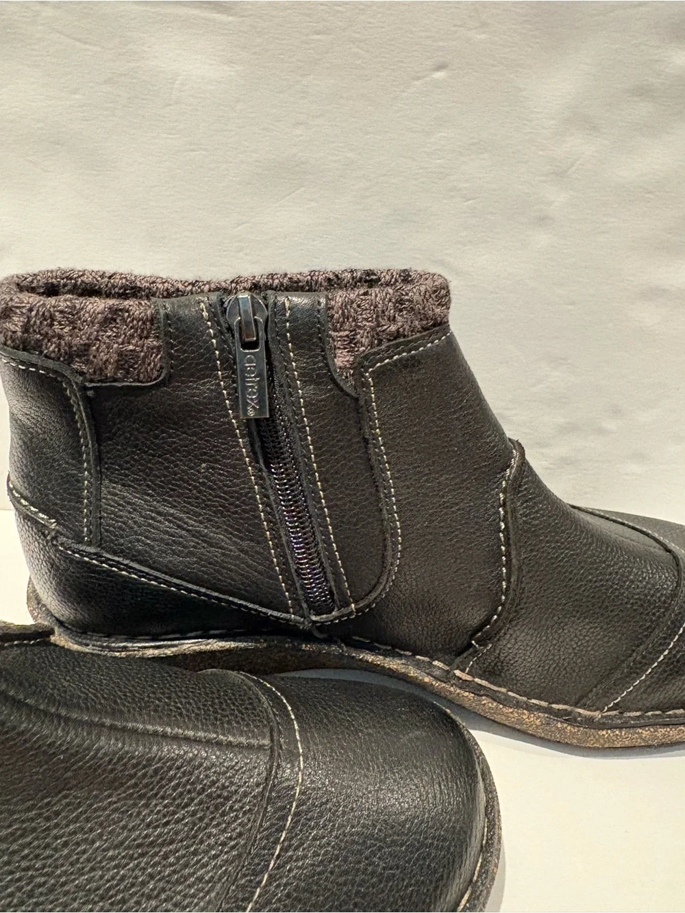 Aetrex Black Women’s Black Boho Leather Ankle Zip Up Boots Size 10